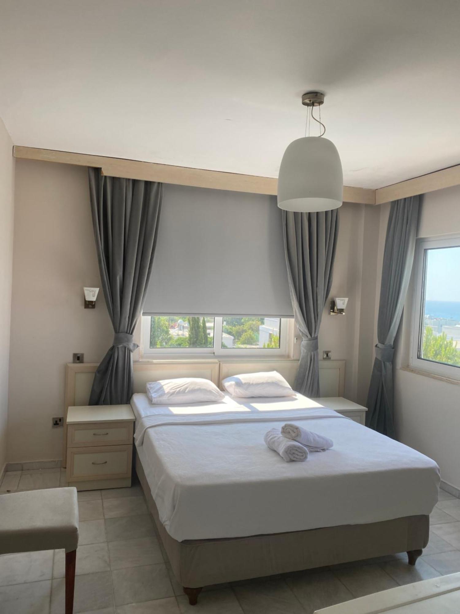 The Prince Inn Hotel & Villas Agios Georgios  외부 사진