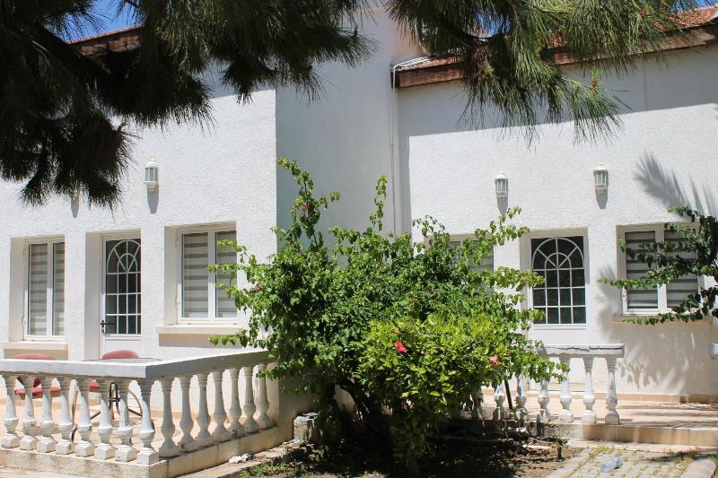 The Prince Inn Hotel & Villas Agios Georgios  외부 사진